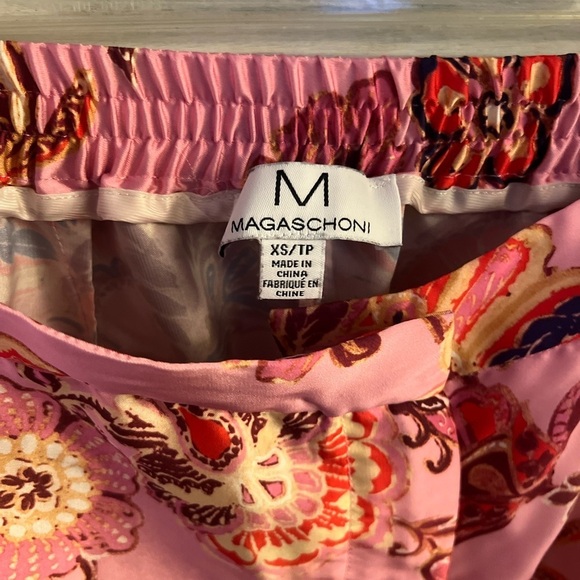 Magaschoni Pink Floral Satin Ankle Dress Pants - Picture 7 of 11